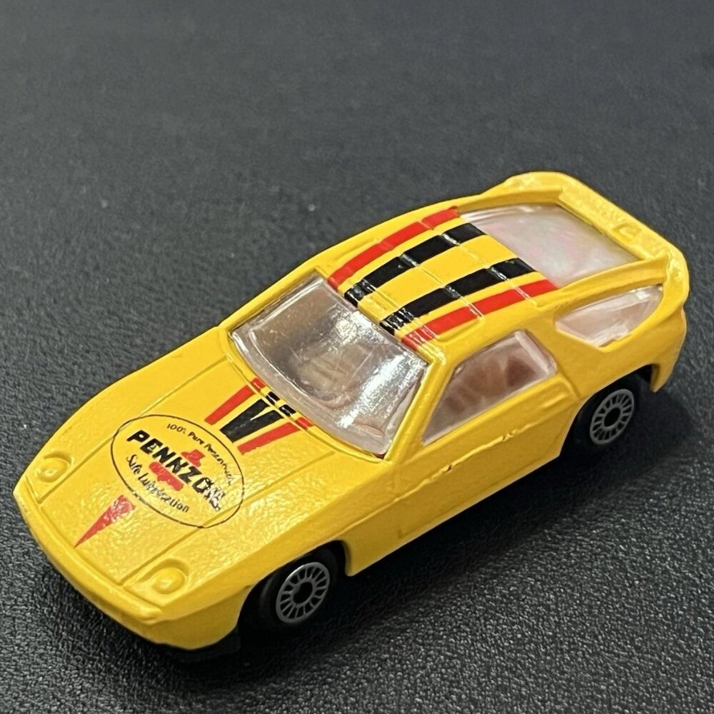 Zee Toys 1980-1986 Porsche 928S Yellow 1:64 Scale Diecast 928 #D89 Pennzoil